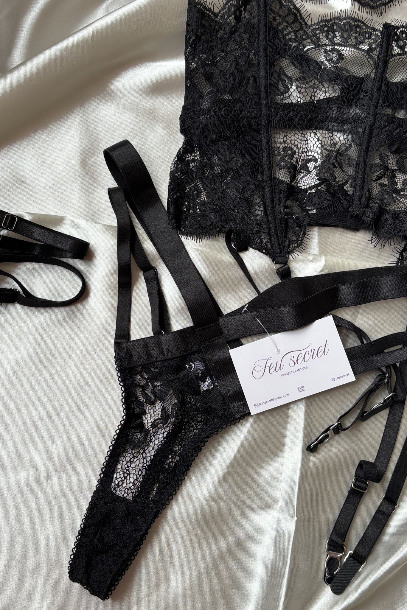 Daphne siyah Dantel Detaylı Premium Jartiyer Set