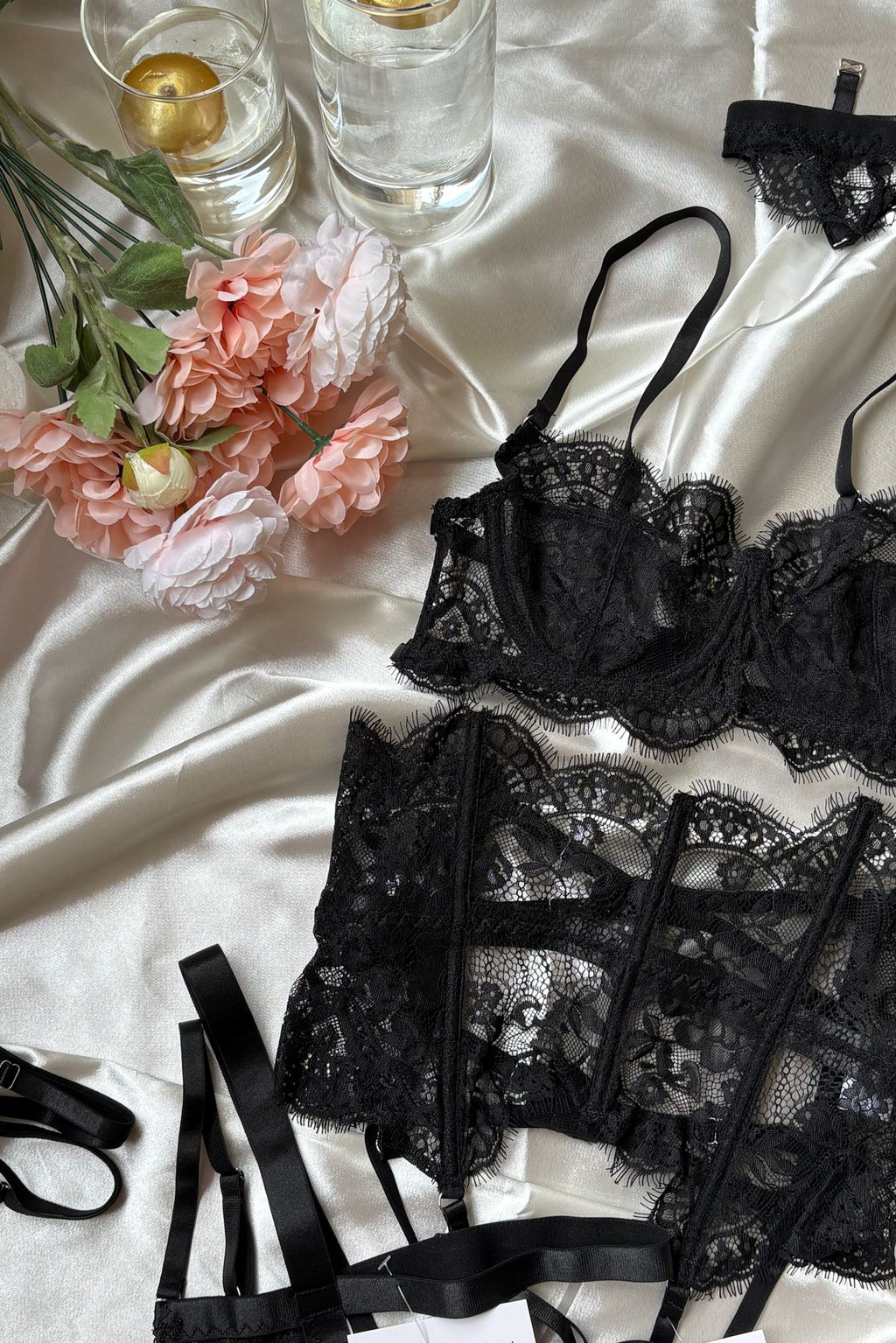 Daphne siyah Dantel Detaylı Premium Jartiyer Set