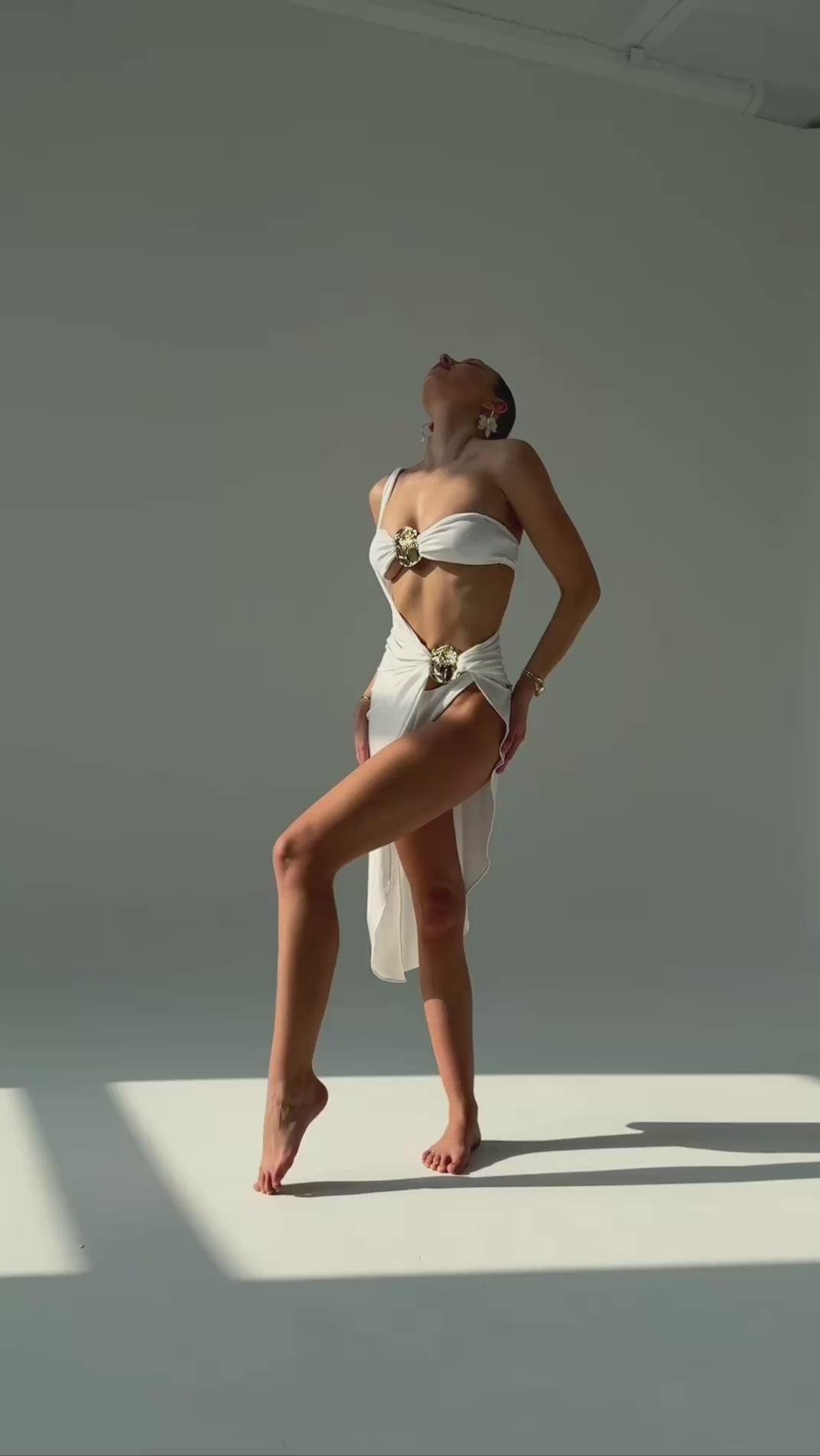 Beyaz Gold Aksesuarlı Premium Pareolu Bikini & Plaj Elbisesi